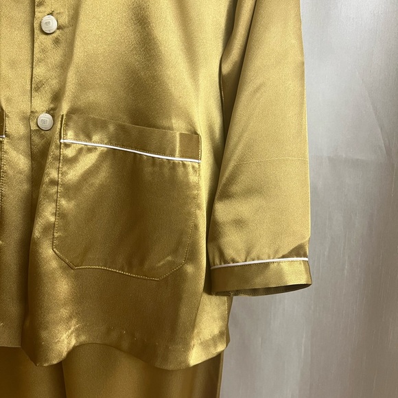 Custom made silk pajama 
Size small - Picture 3 of 6